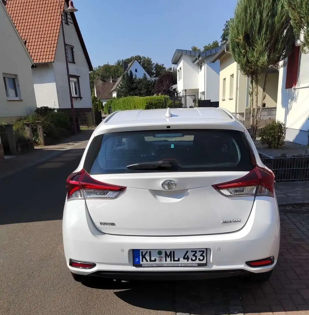 Toyota Auris 1.33 Dual-VVT-i Design Edition Alb - 2