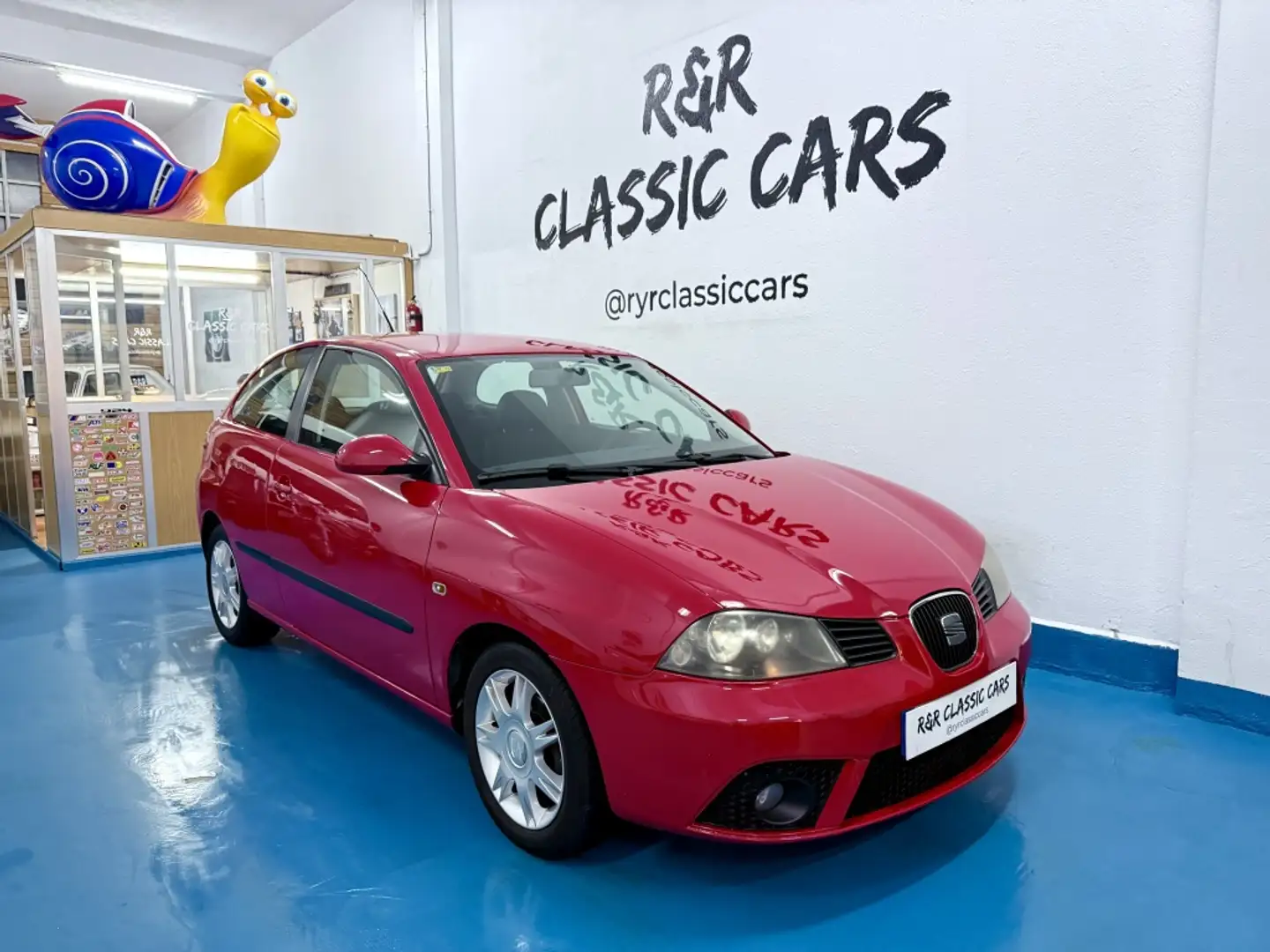 SEAT Ibiza 1.4TDi Reference 80 Rojo - 1