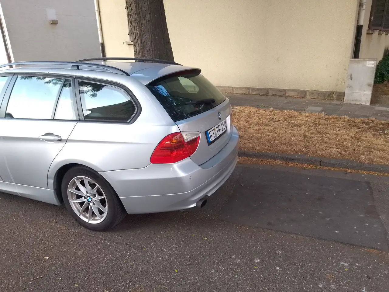 BMW 320i touring Comfort Edition, foto 2