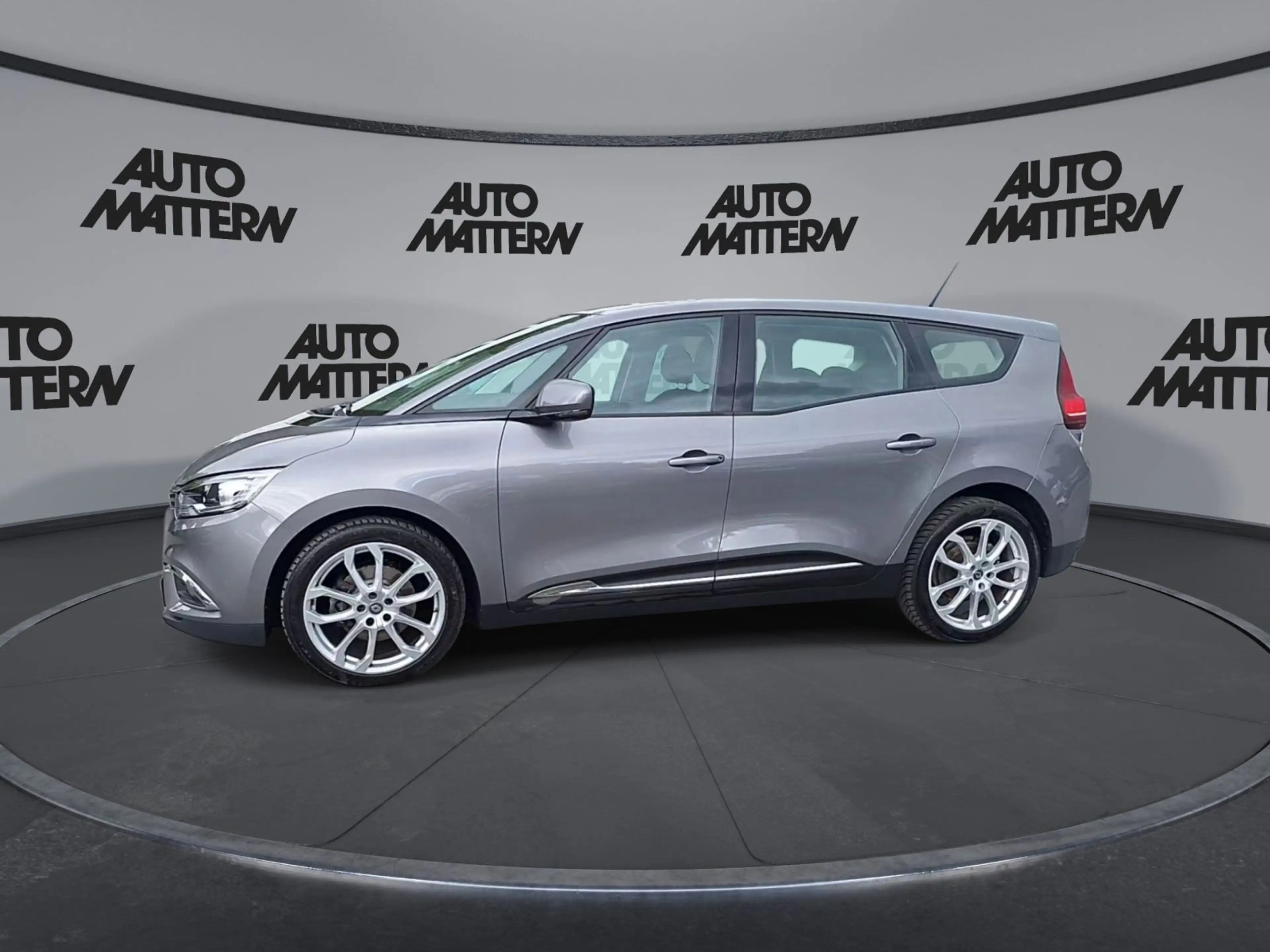 Renault Grand Scenic IV 1.3 TCe 140 Zen GPF — photo 4