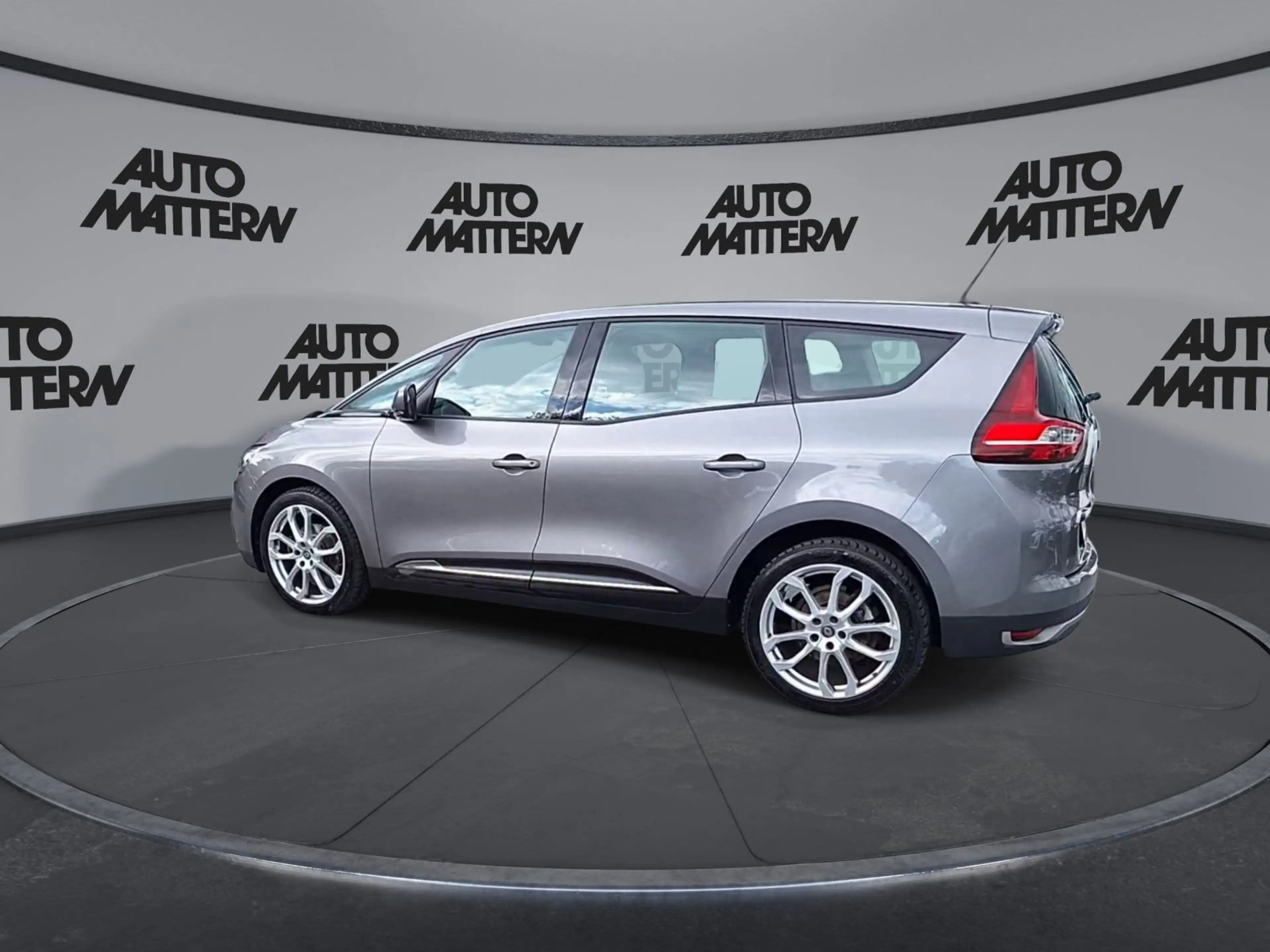 Renault Grand Scenic IV 1.3 TCe 140 Zen GPF — photo 5