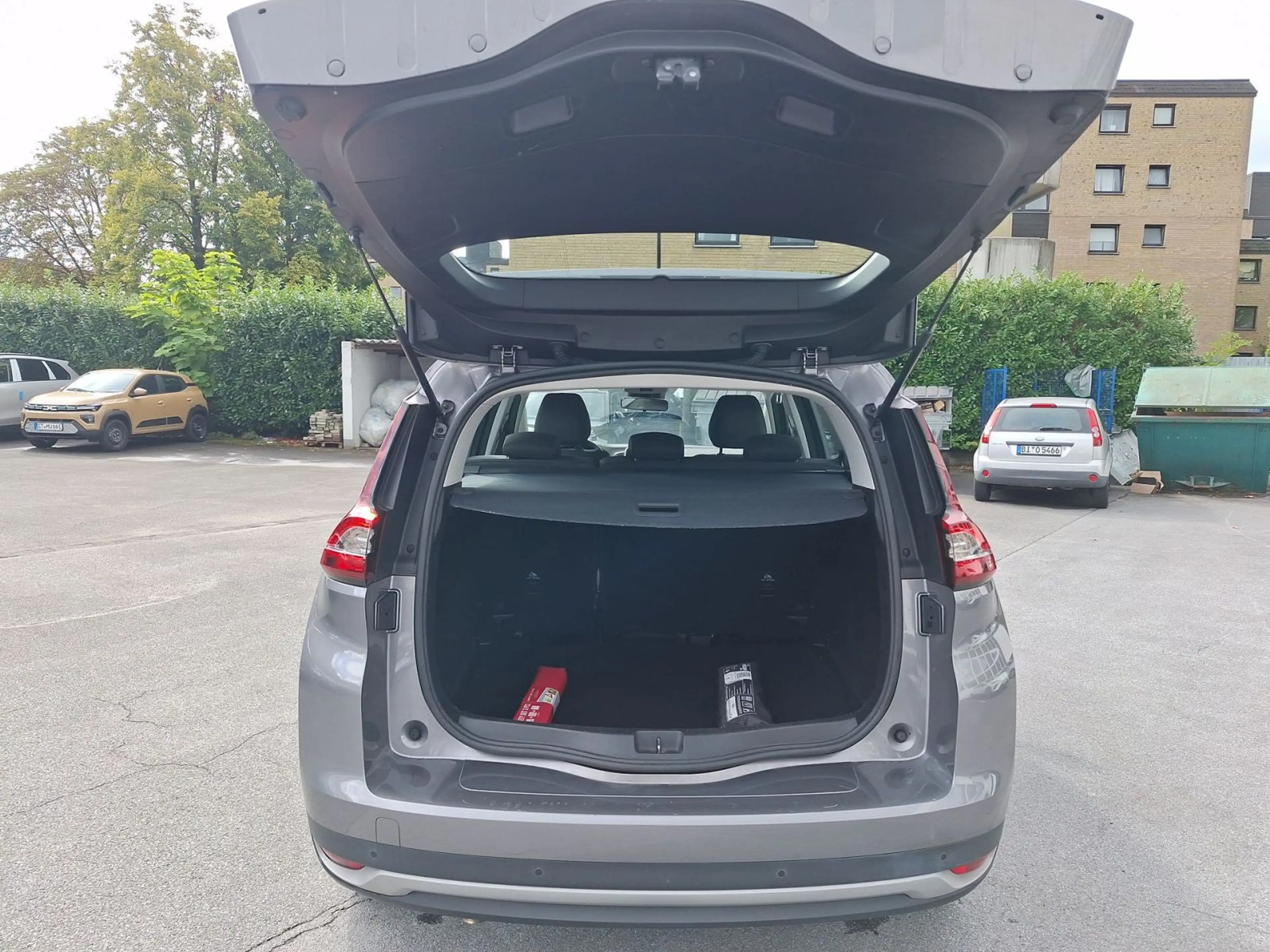 Renault Grand Scenic IV 1.3 TCe 140 Zen GPF — photo 10