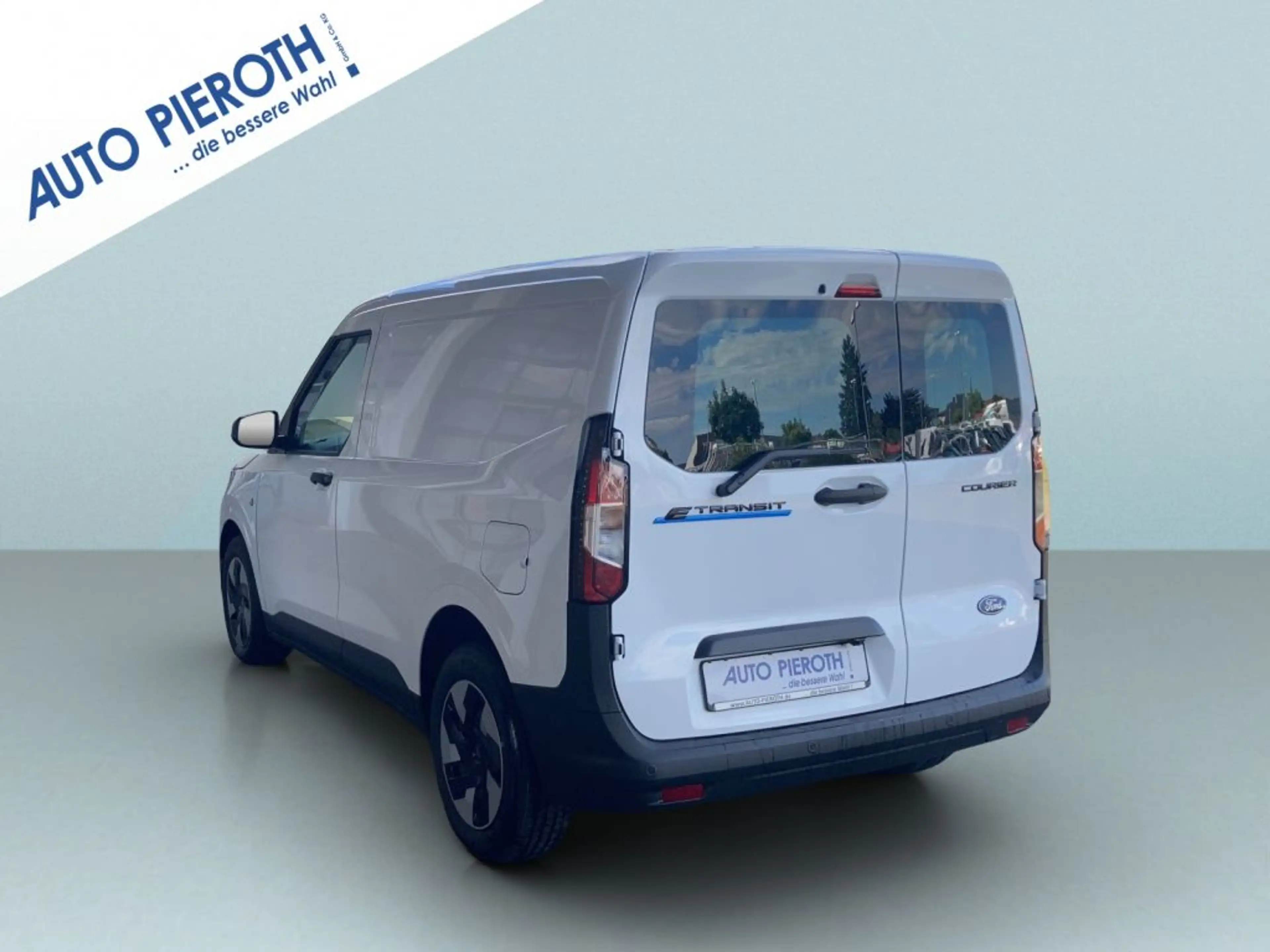 Ford Transit Courier 54kWh Trend — photo 2