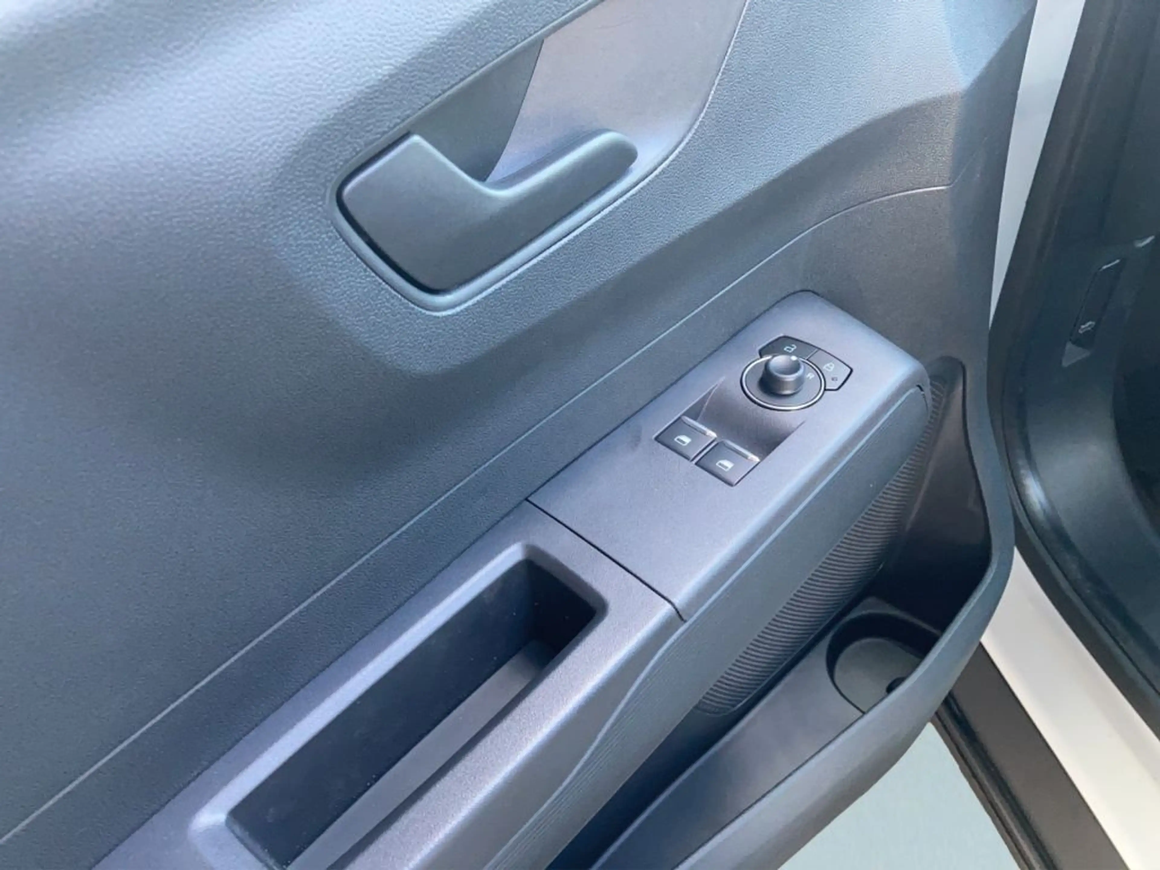 Ford Transit Courier 54kWh Trend — photo 11