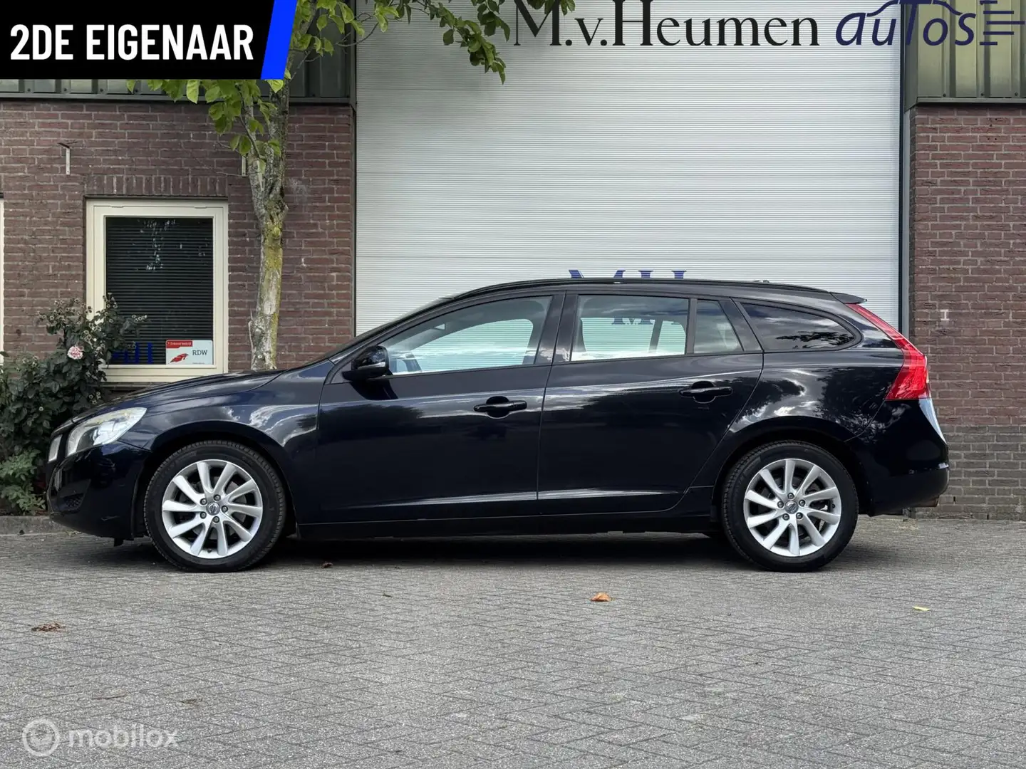 Volvo V60 2.0 D4 5-cilinder 163PK Dealer Ond. Automaat Schwarz - 2