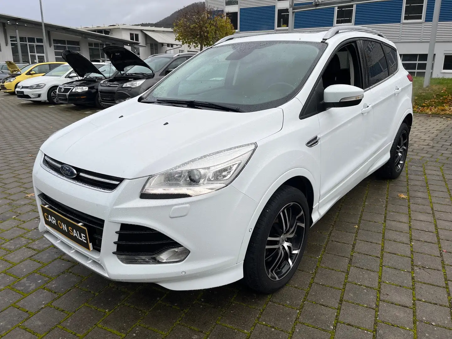 Ford Kuga 1.5 EcoBoost 4x4 Aut. Individual Weiß - 1