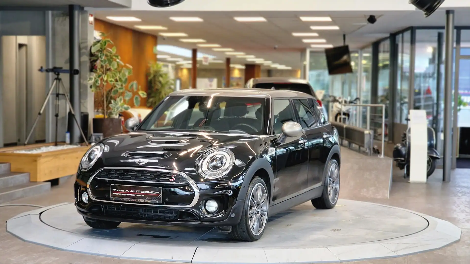 MINI Cooper S Clubman Clubman *Ambiente*Sitzheizung*18Zoll* Schwarz - 2