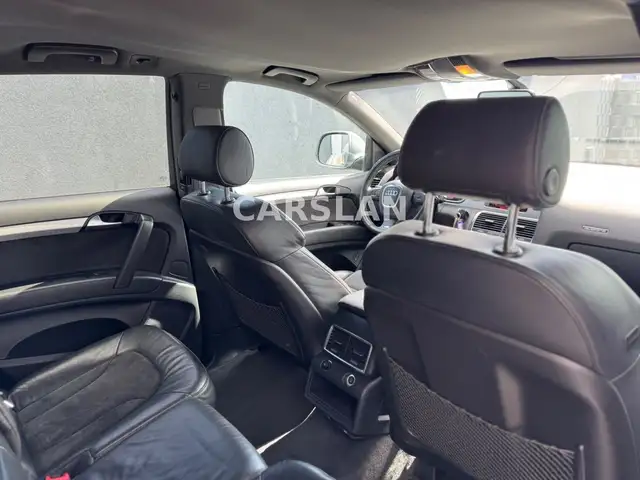 Audi Q7 view 17