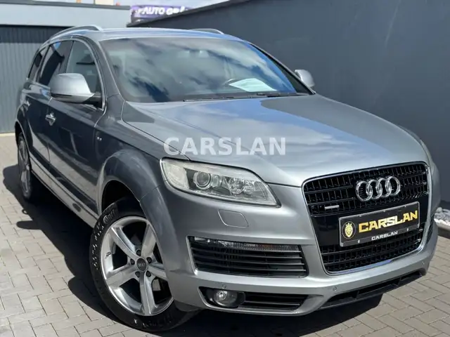 Audi Q7 main image