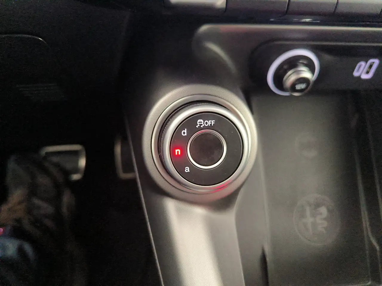 Alfa Romeo Tonale 2023 — фото 12