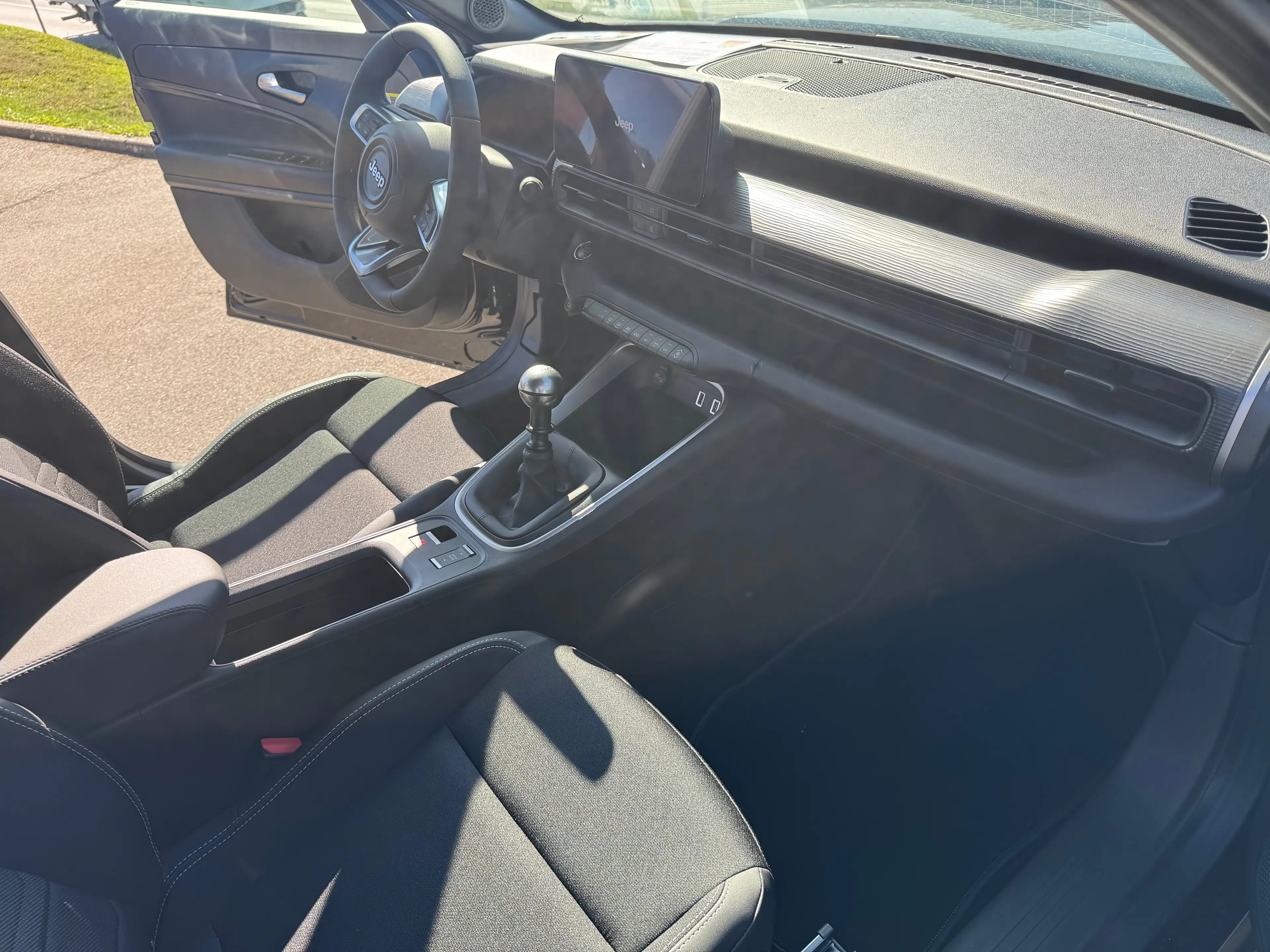 Jeep Avenger Altitude 1.2 Benziner — photo 11