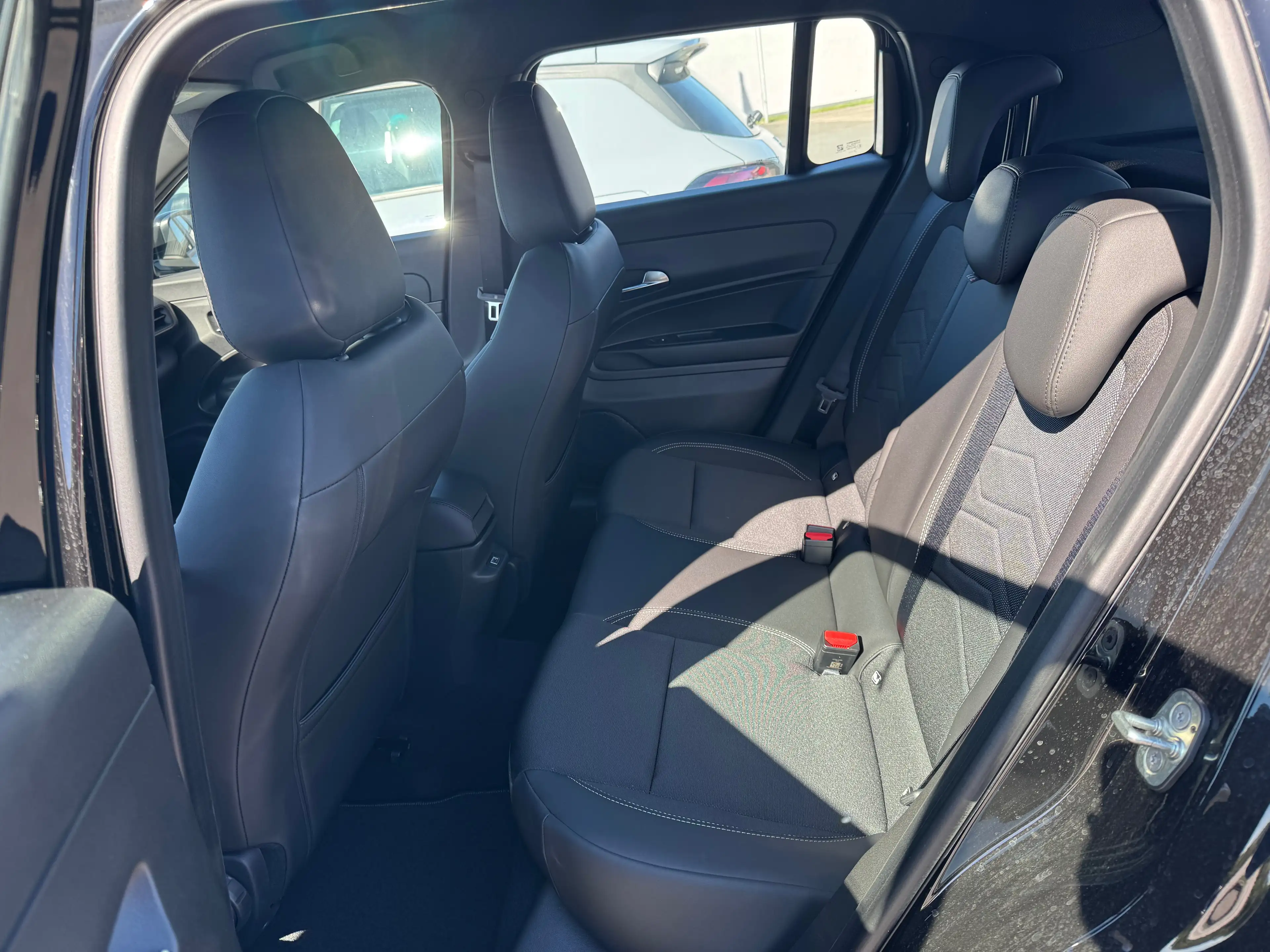 Jeep Avenger Altitude 1.2 Benziner — photo 12