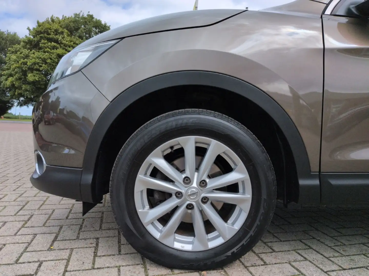 Nissan Qashqai Visia 1.2 DIG- Berganfahrass. Klimaauto El. Parkbr Braun - 2