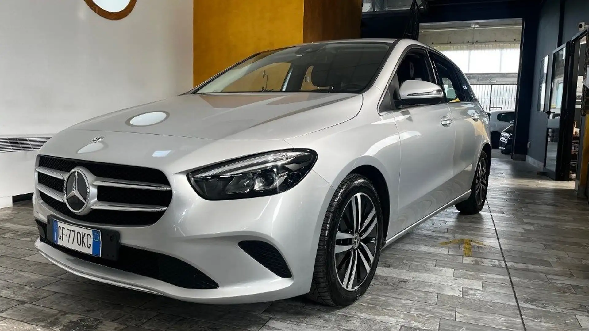 Mercedes-Benz B 180 d Premium Argento - 1