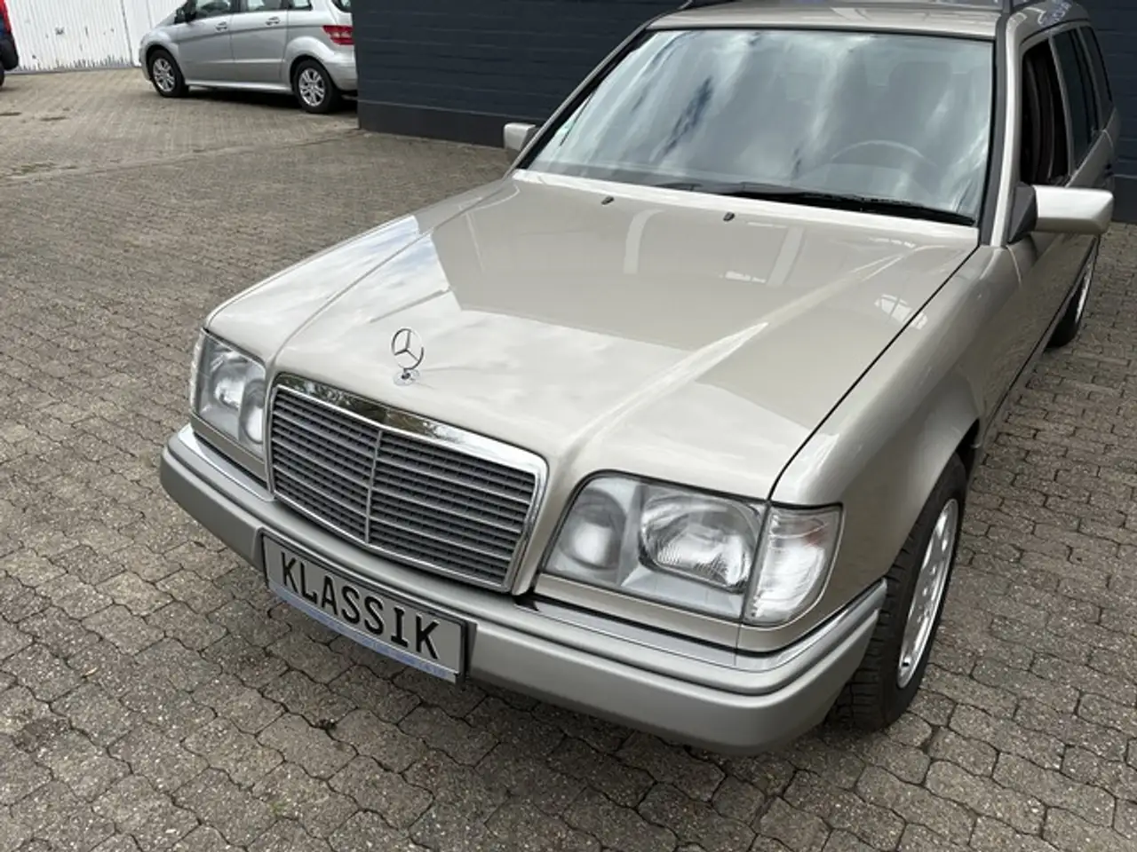Mercedes-Benz E 200 T Automatik /Klima /Rentner /H-Kennzeichen, foto 8