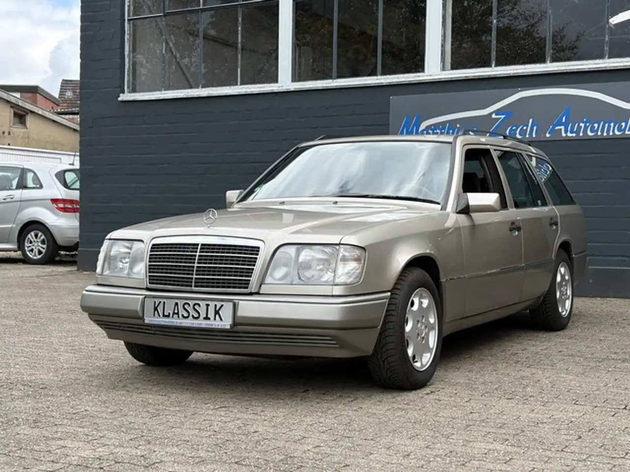 Mercedes-Benz E 200 T Automatik /Klima /Rentner /H-Kennzeichen, foto 3