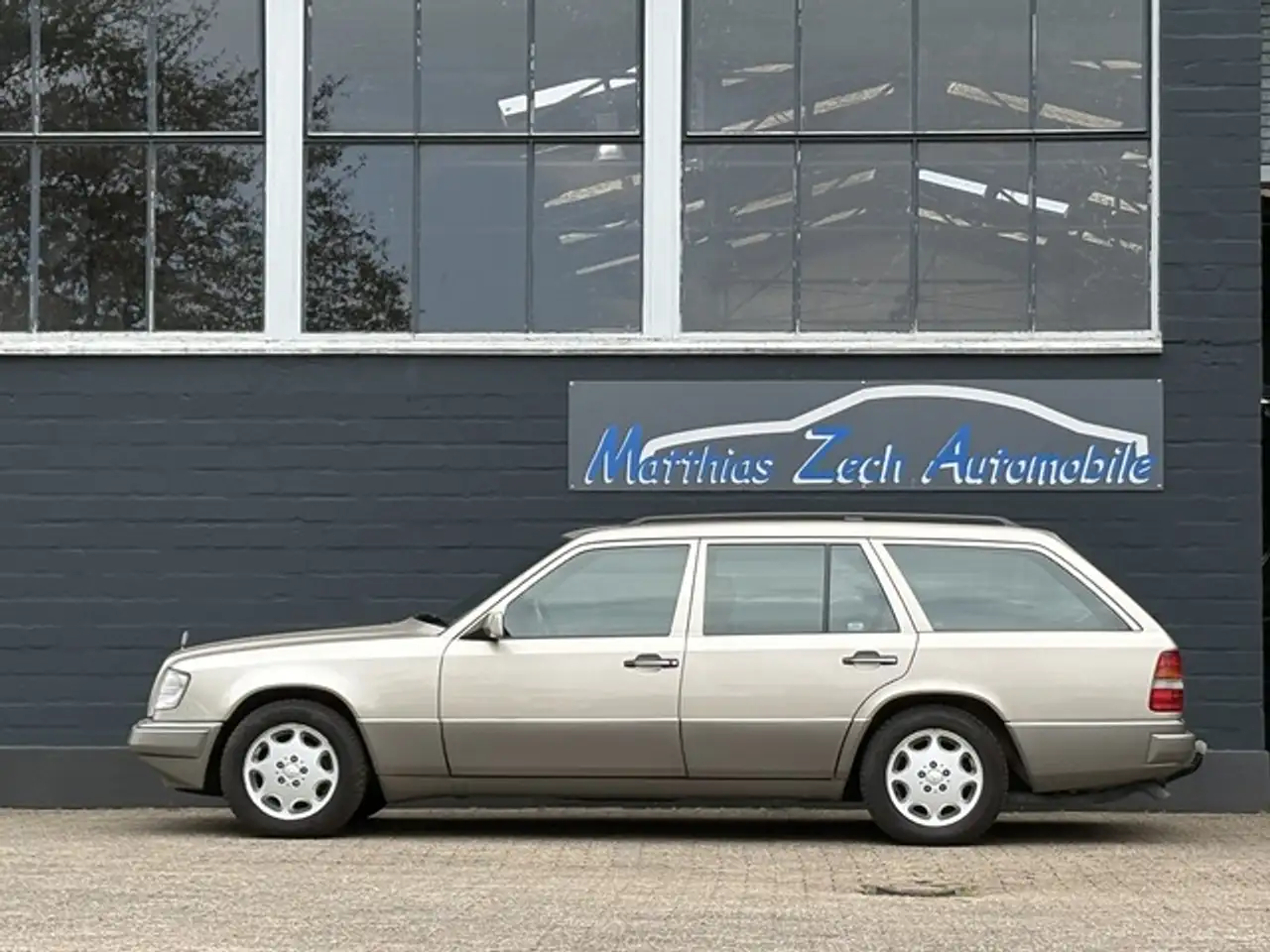 Mercedes-Benz E 200 T Automatik /Klima /Rentner /H-Kennzeichen, foto 1