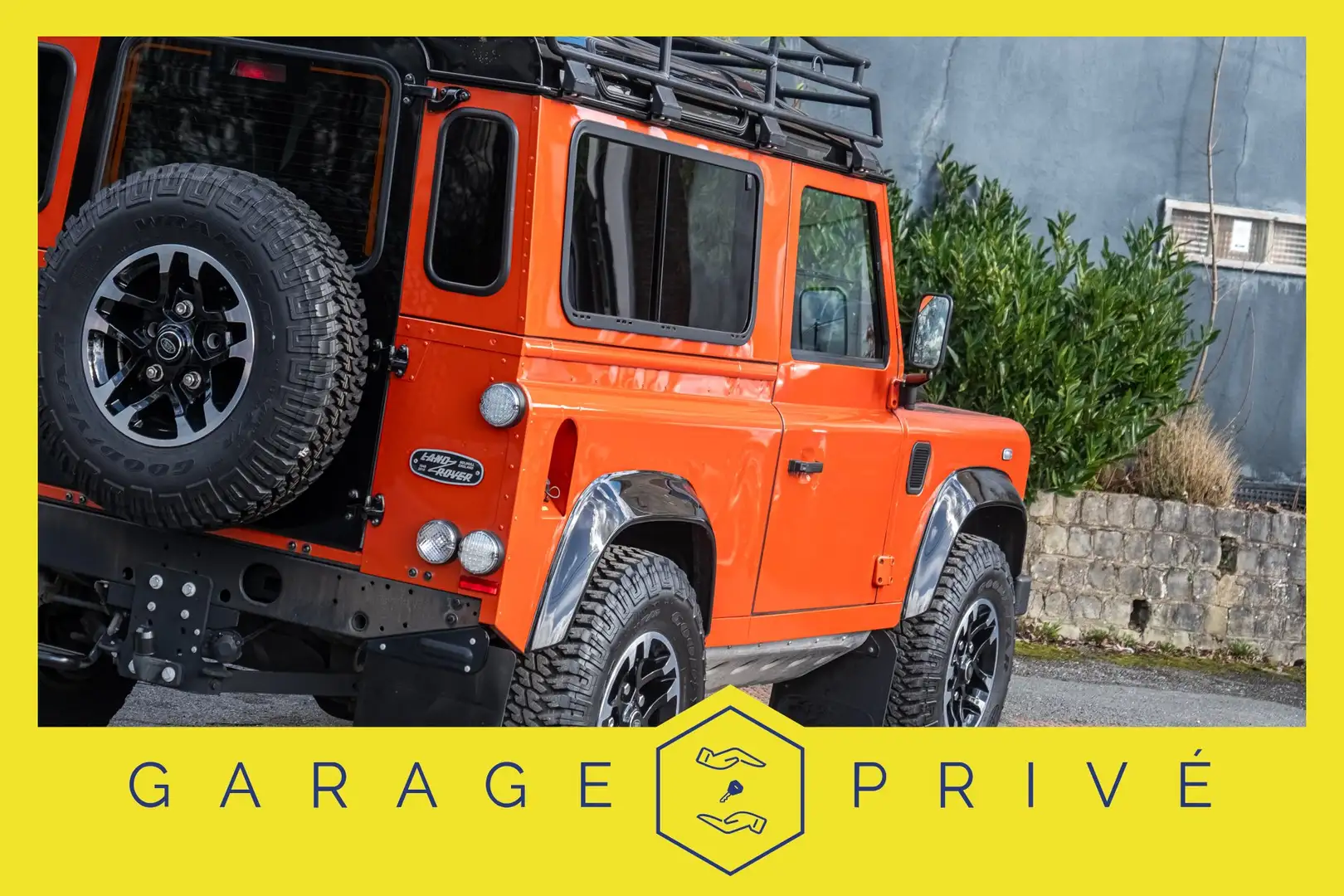 Land Rover Defender Adventure Edition | 4 seats |14.500kms!!! | Gar12M Naranja - 1