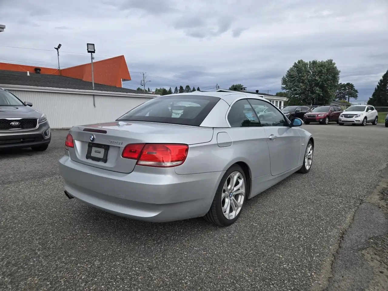 BMW 3 Series снимка BMW 3 Series