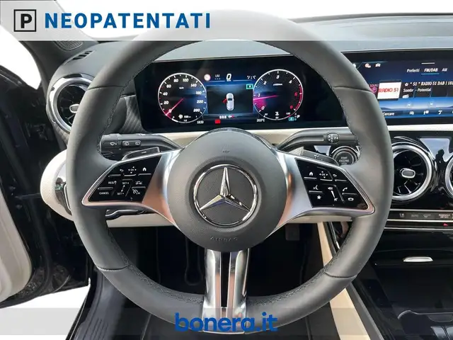 Mercedes-Benz A view 12