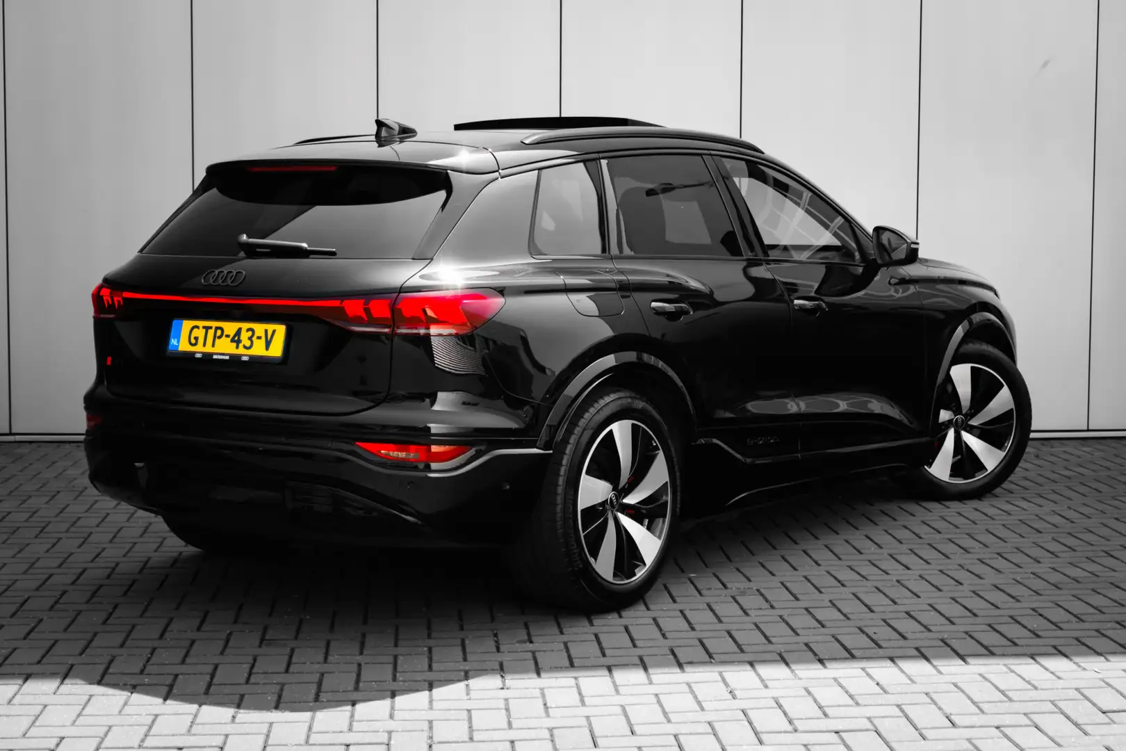 Audi Q6 e-tron S edition 388 PK | Ledere Bekleding | Panor Noir - 2