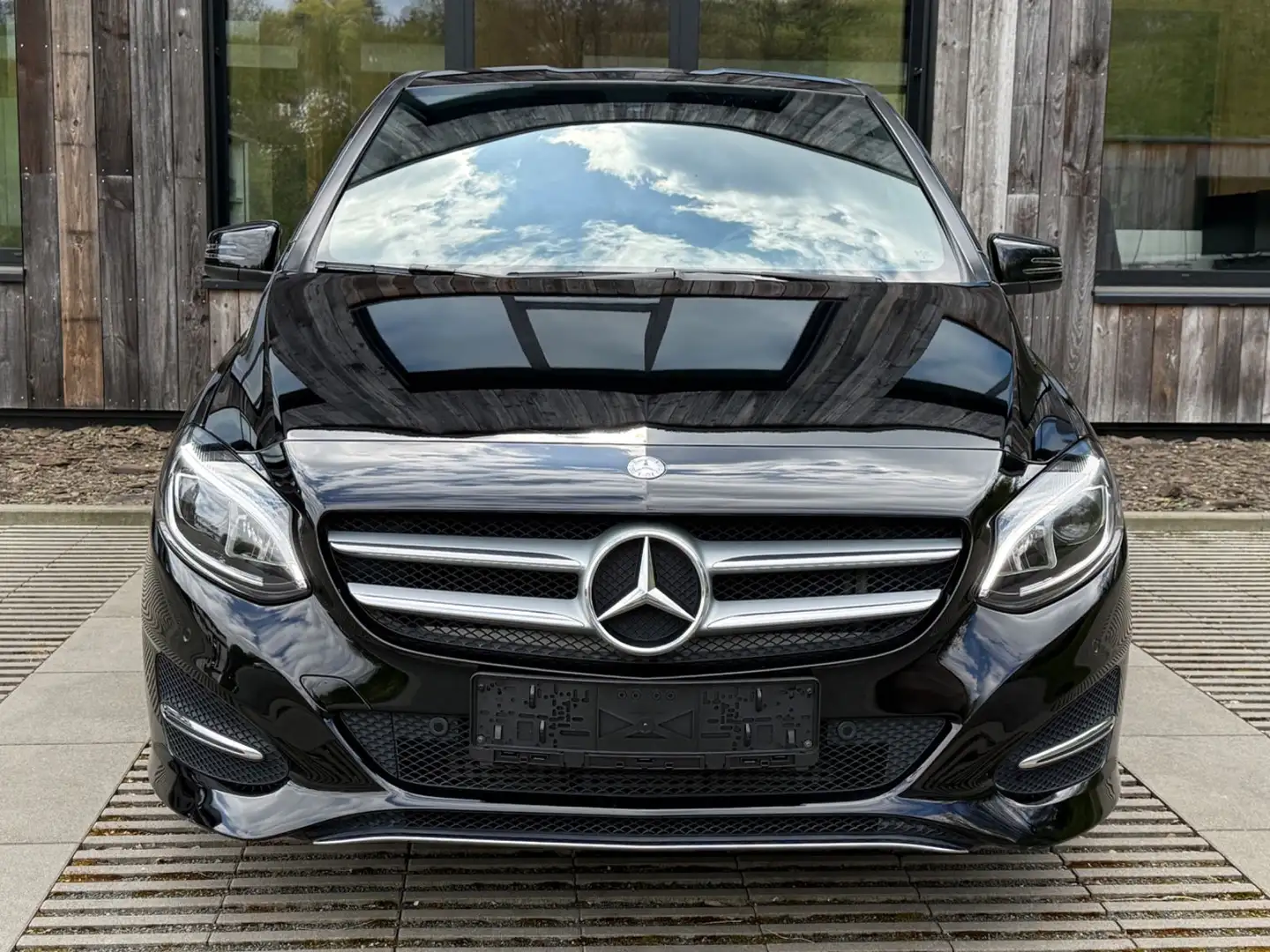 Mercedes-Benz B 180 *LED*Automatik*57TKM*TEMPO*NAVI Noir - 2