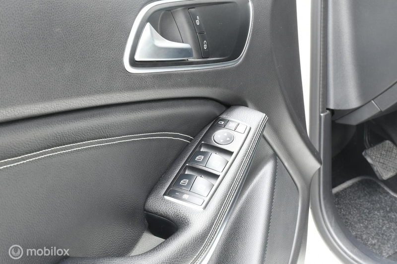 Mercedes-Benz A 200 Prestige — photo 12