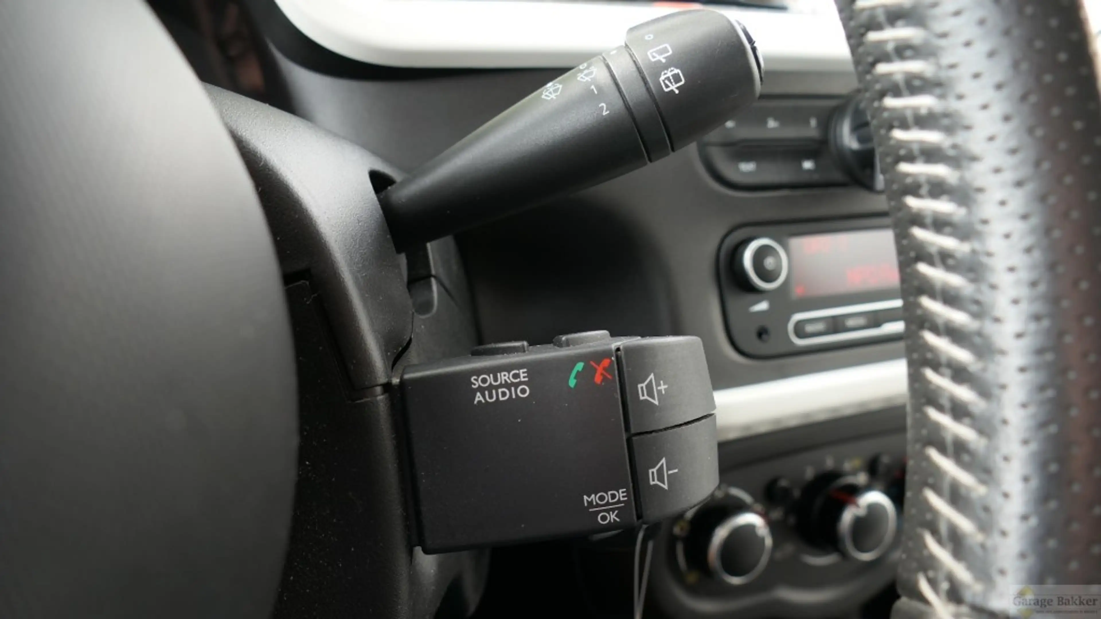 Renault Twingo SCe 70 Authentique — photo 13