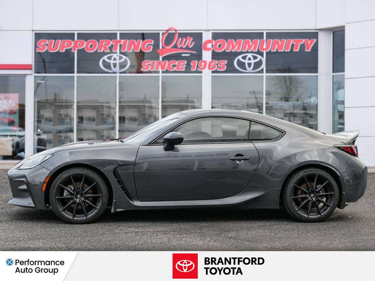 2025 Toyota GR86 Premium PKG. - 6 SPD. MANUAL - FREE WINTER TIRES — photo 1