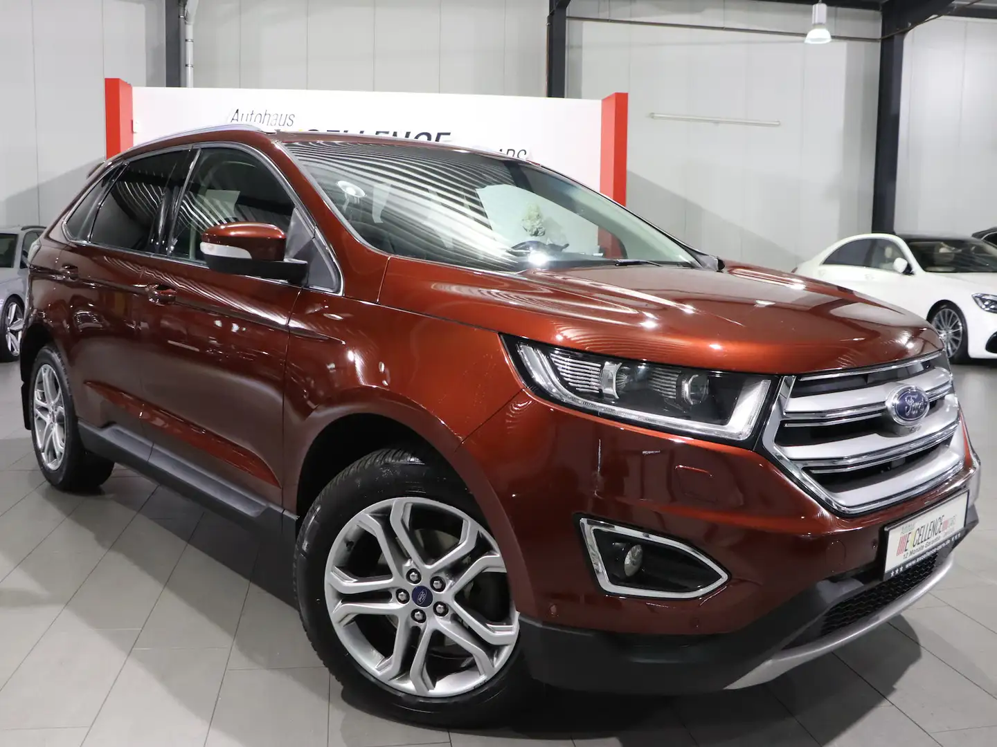 Ford Edge 2.0 TDCI 4x4 TITANIUM / TOLLES FAHRZEUG / Rojo - 2