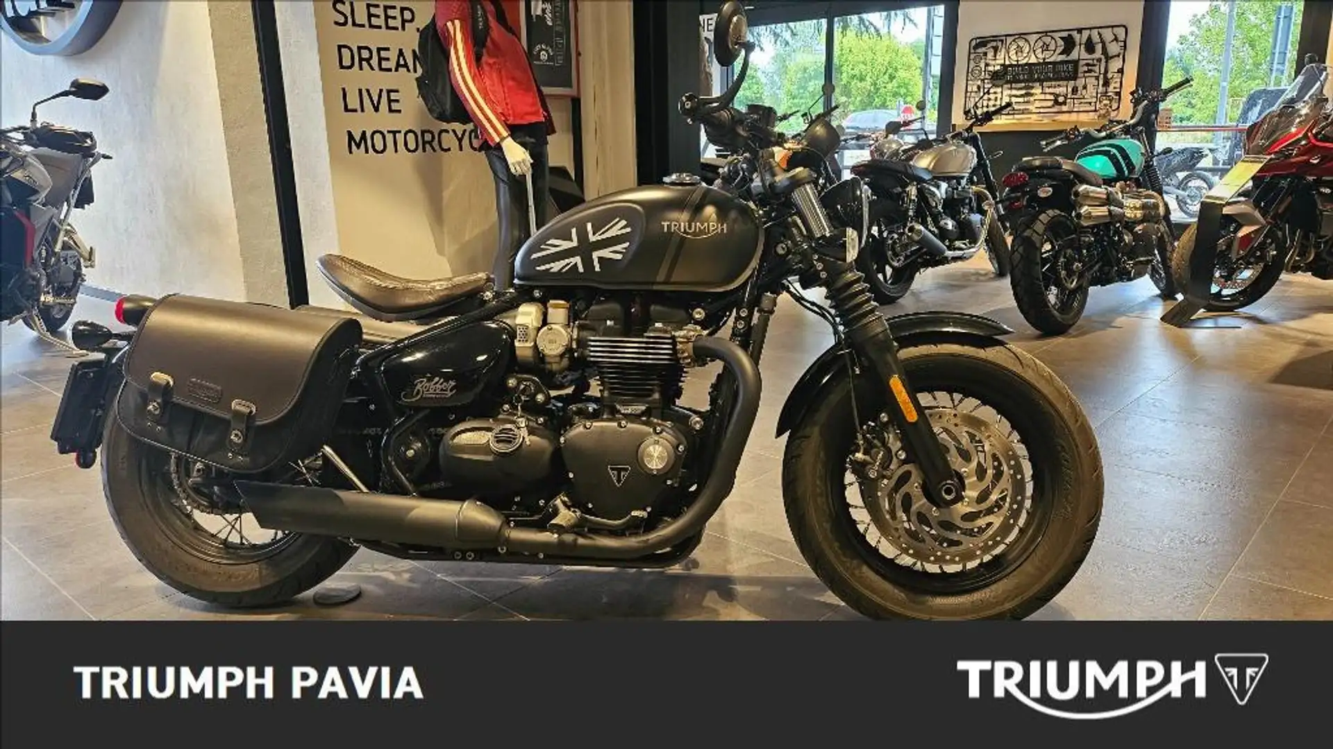 Triumph Bonneville Bobber E5+ Šedá - 1