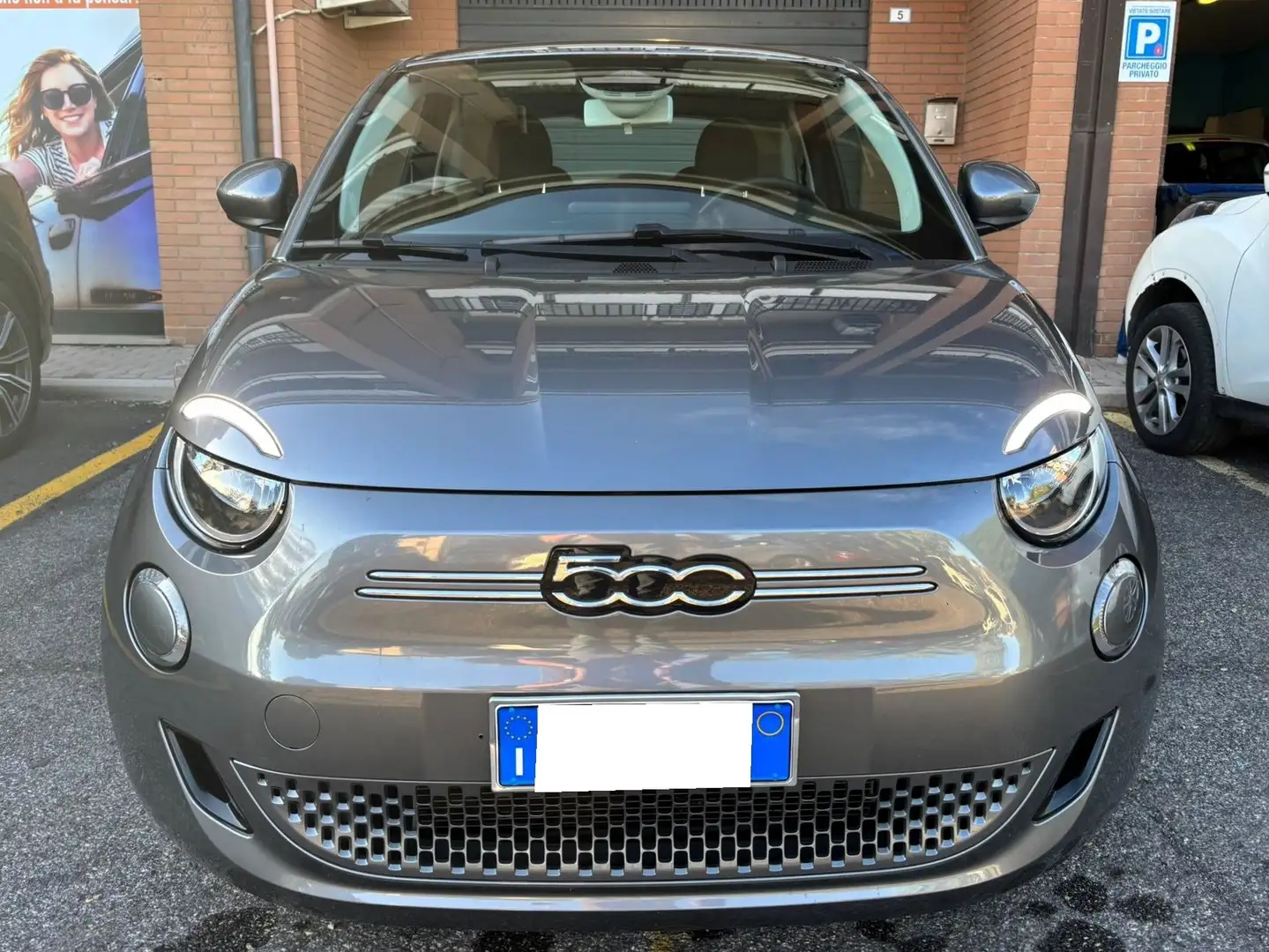 Fiat 500e 500e 42 kWh Icon + Grau - 2