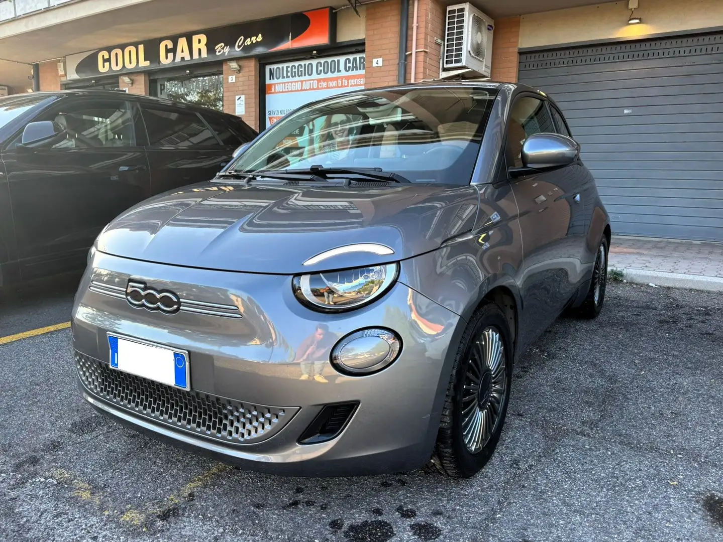 Fiat 500e 500e 42 kWh Icon + Grau - 1