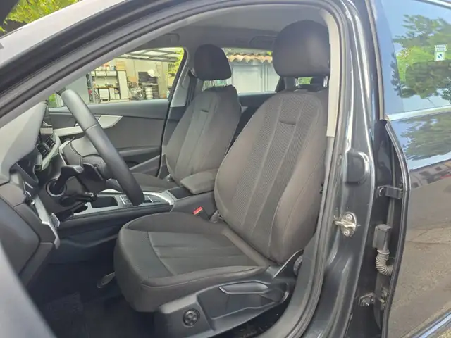 Audi A4 view 7