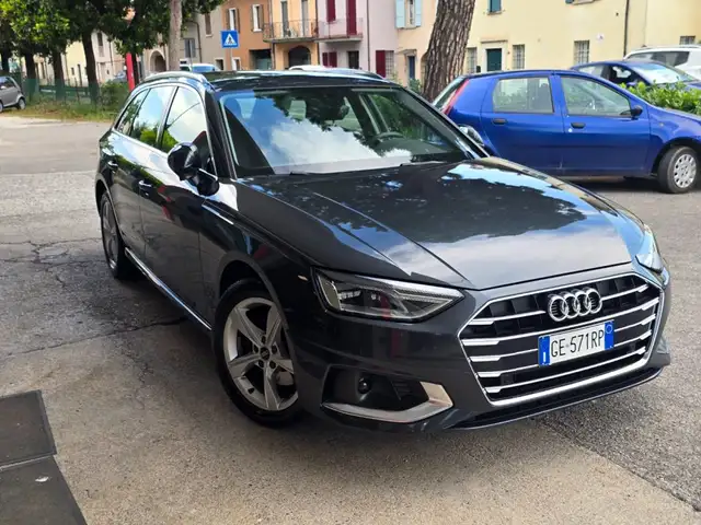 Audi A4 view 13