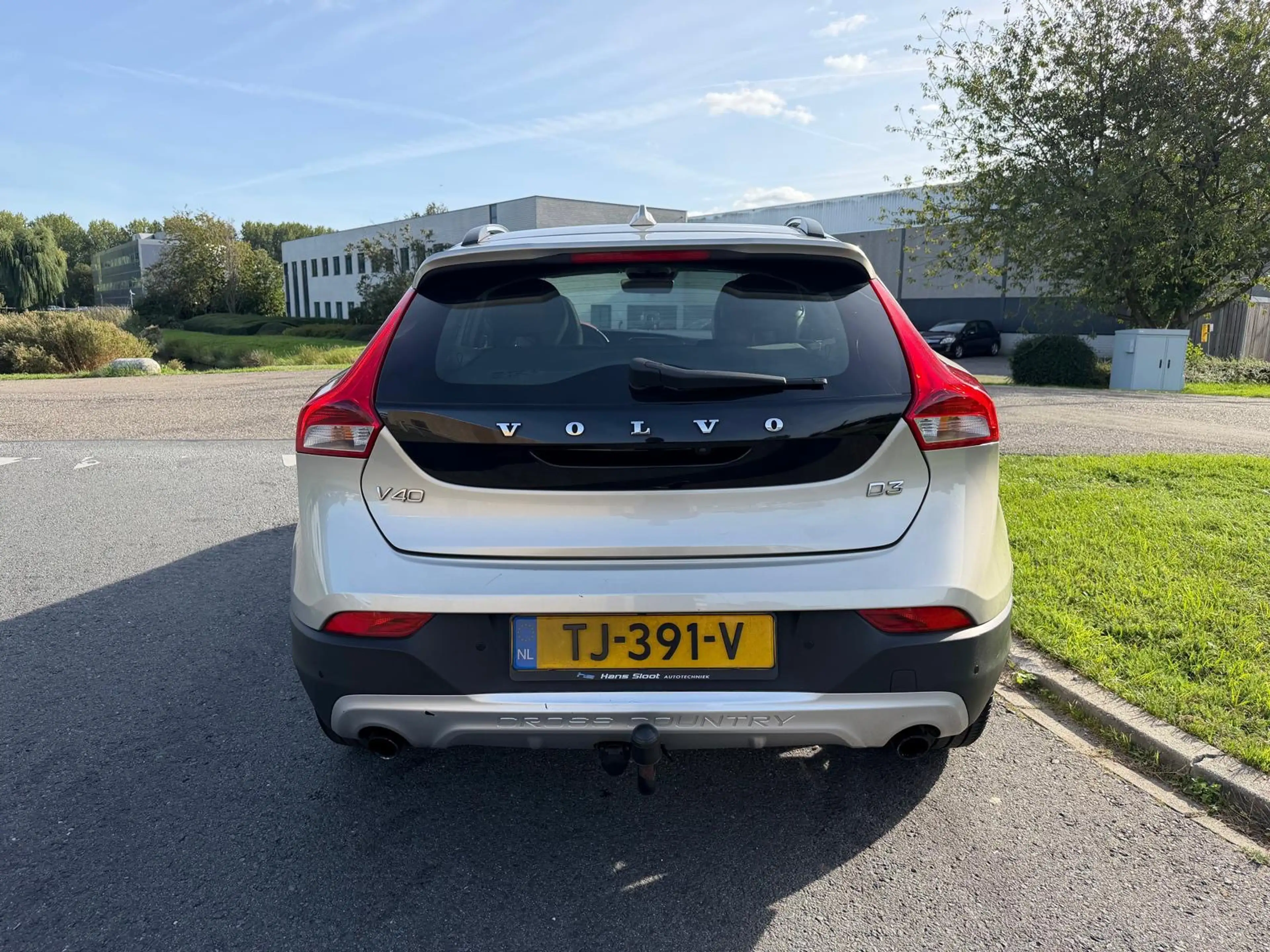 Volvo V40 Cross Country 2018 * 2.0 D3 Nordic+ * Euro 6 * Automaat * APK — photo 4