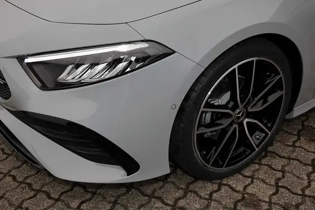 Mercedes-Benz A-Class view 3