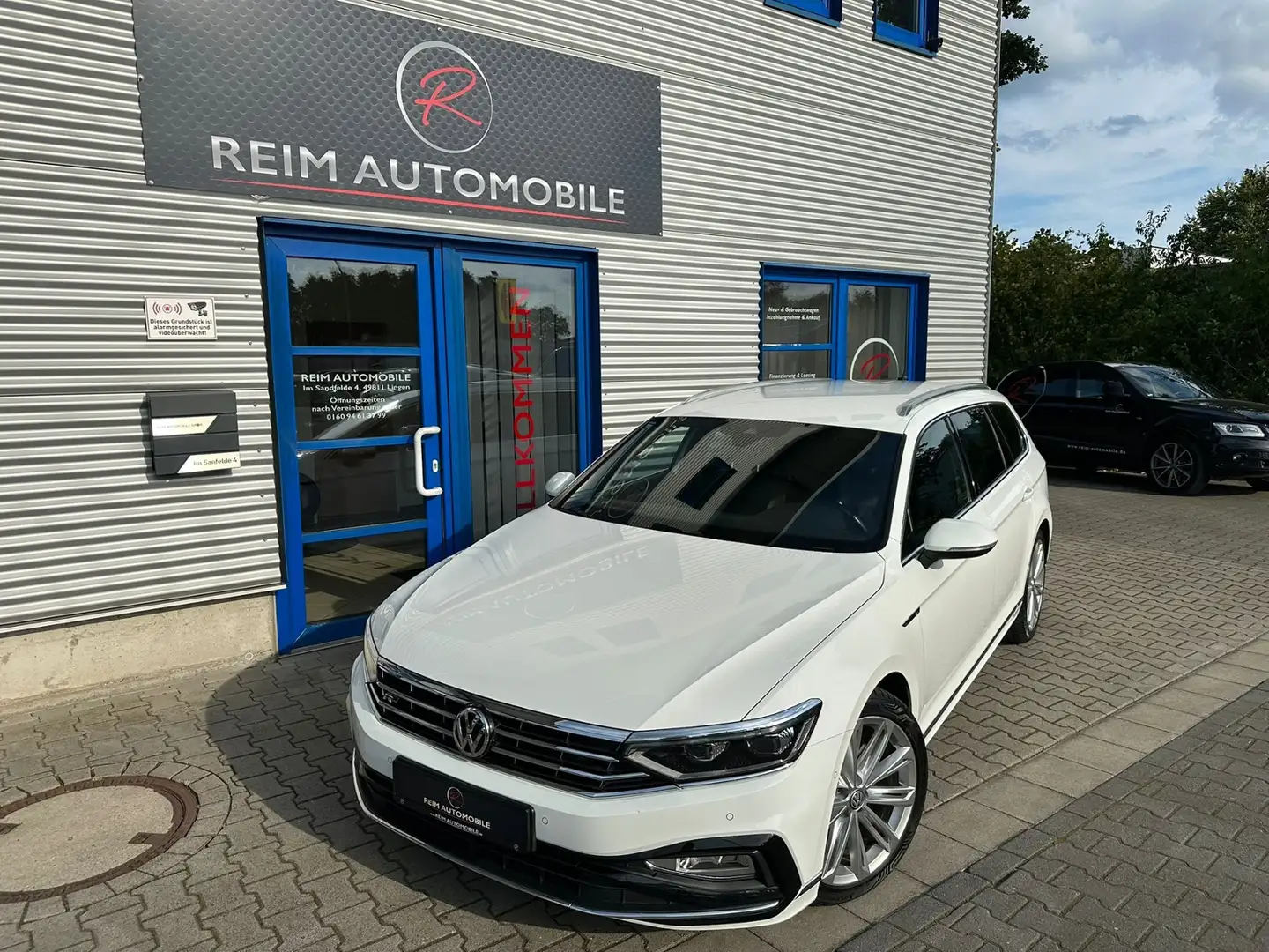 Volkswagen Passat Variant 2,0 TDI DSG "Elegance" 4Motion *R-LINE*NAVI*LEDER Weiß - 1