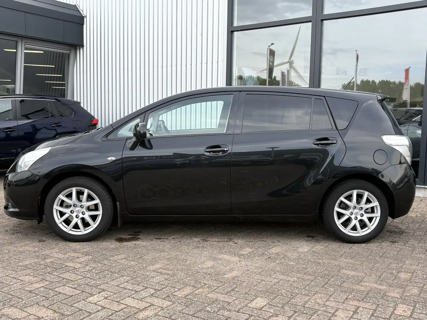 Toyota Verso 1.8 VVT-i Business Noir - 2