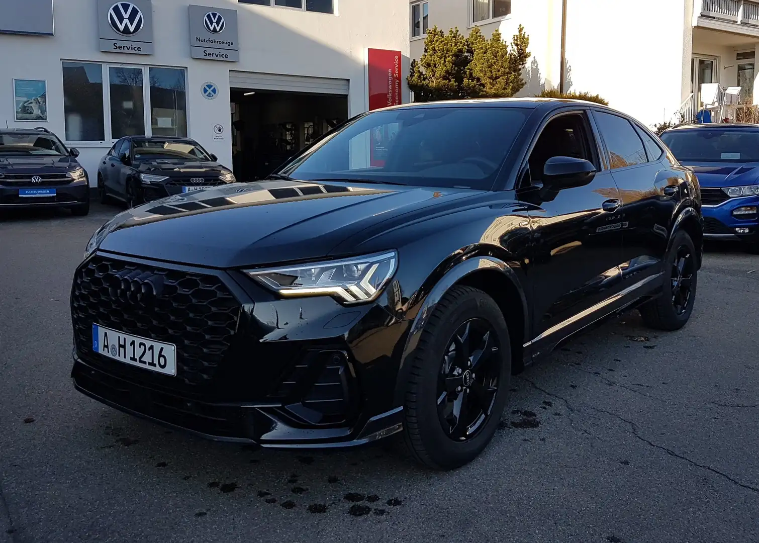 Audi Q3 45 TFSI quattro S line*MATRIX*AHK*NAVI*SHZ*REAR V* Schwarz - 2