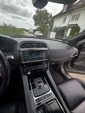 Imagine Jaguar F-Pace F-Pace 20d AWD Aut. R-Sport Ingenium Edition