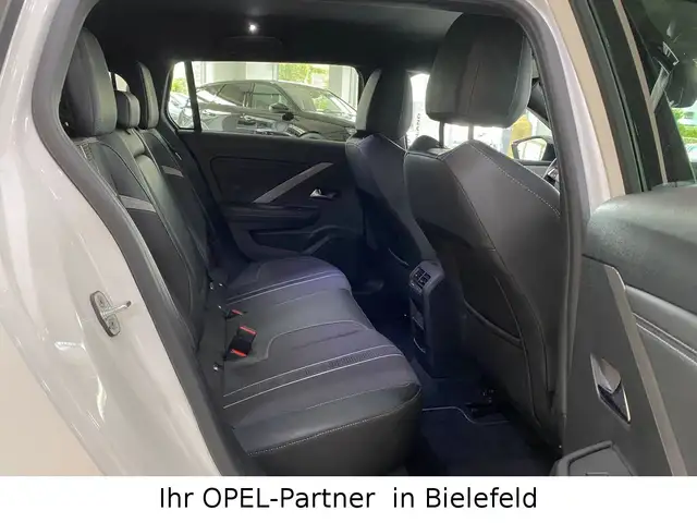 Opel Astra view 15