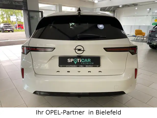 Opel Astra view 5