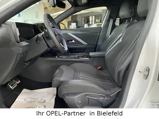 Opel Astra view 12