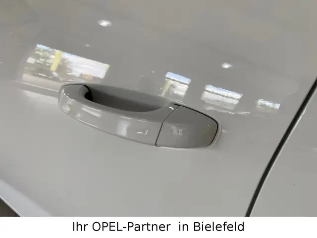 Opel Astra view 10