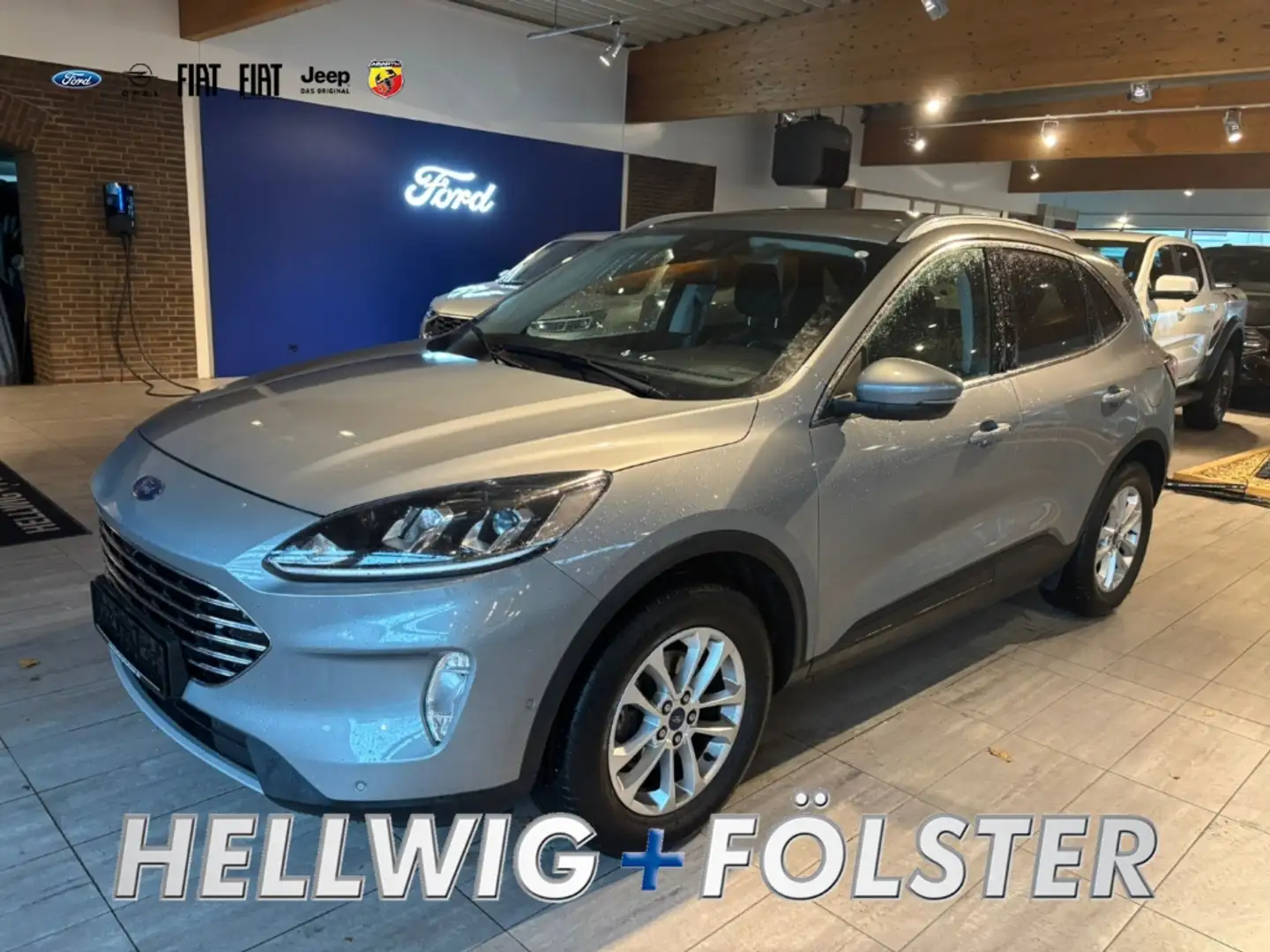 Ford Kuga TITANIUM NAVI/ WINTERPAKET / PDC / Plateado - 1
