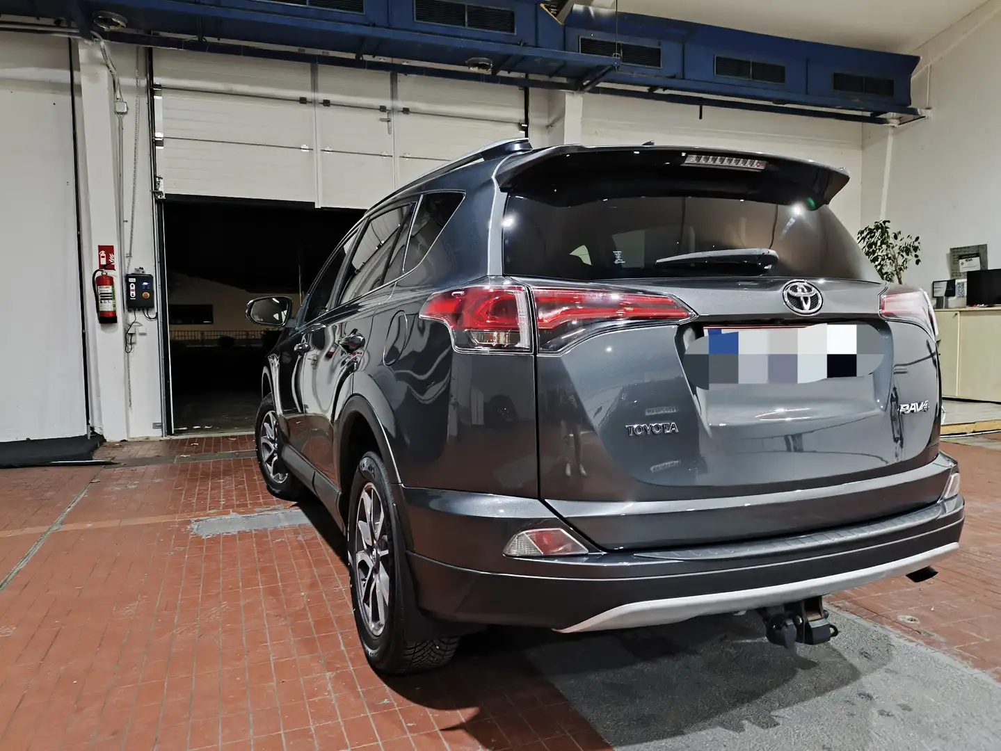 Toyota RAV 4 2,0 D-4D Active 2WD - 2