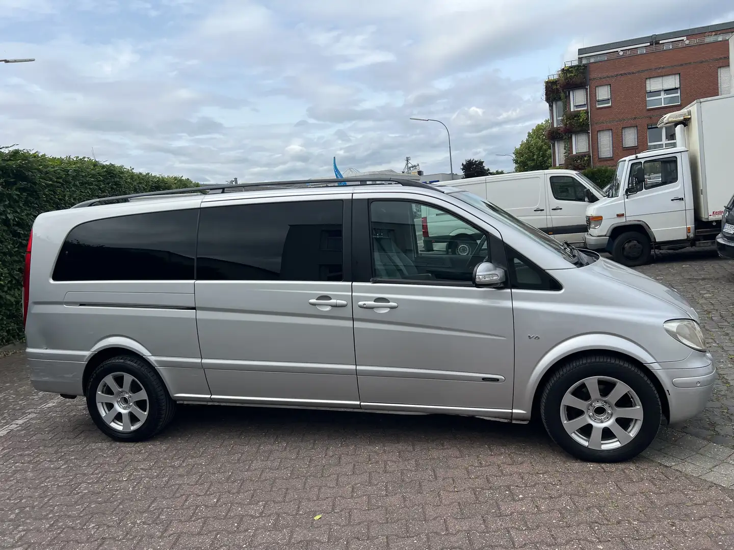Mercedes-Benz Viano 3.0 CDI extralang Automatik,Panorama,Leder,Voll Argent - 2