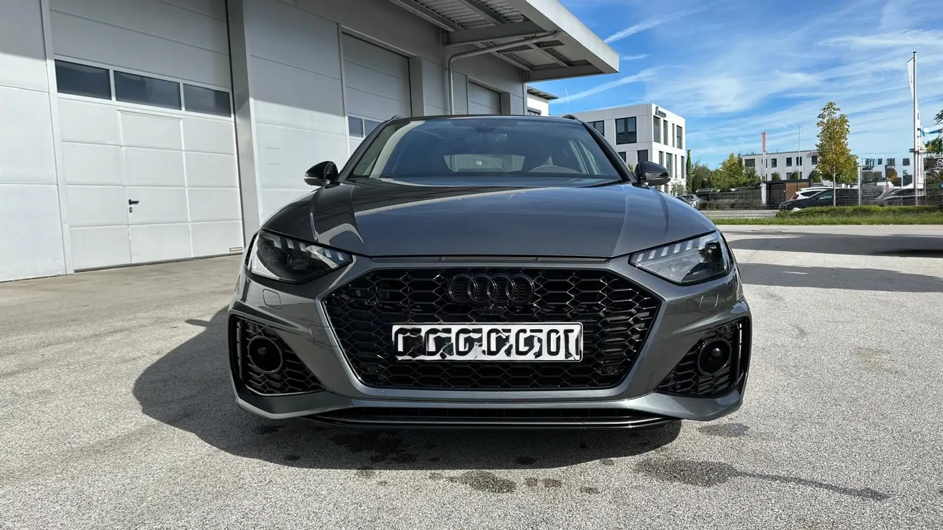 Audi RS4 RS 4 Avant Comp. Matrix AHK B&O 290 km/h Grau - 2