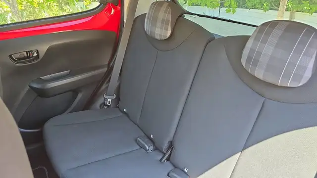 Peugeot 108 view 9